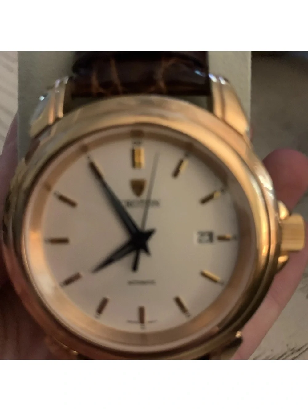 Croton elegant wristwatch